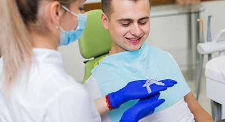 img-newsmile-treatment-invisalign-howwork-consultation