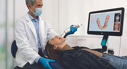 img-newsmile-treatment-invisalign-howwork-customtreatment