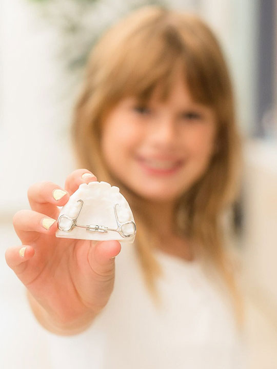 img-newsmileortho-palatalexpander-listed-02